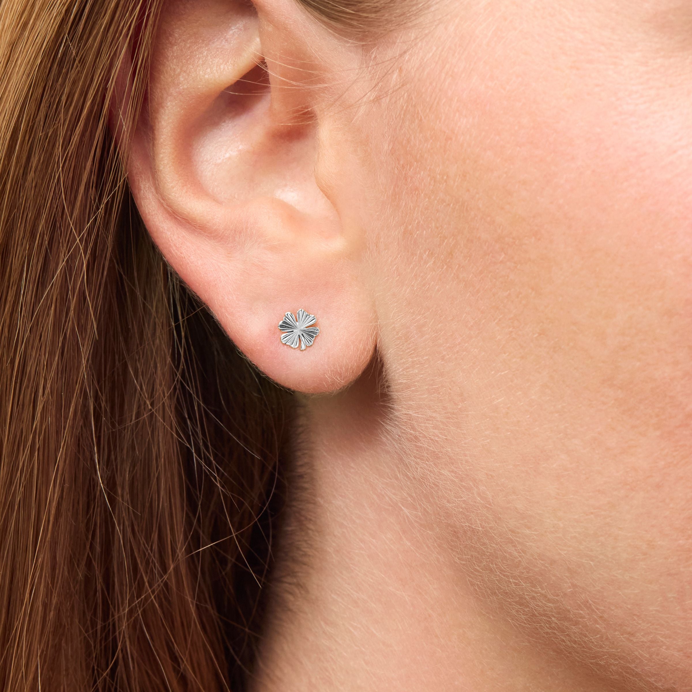 Reflection Clover Stud