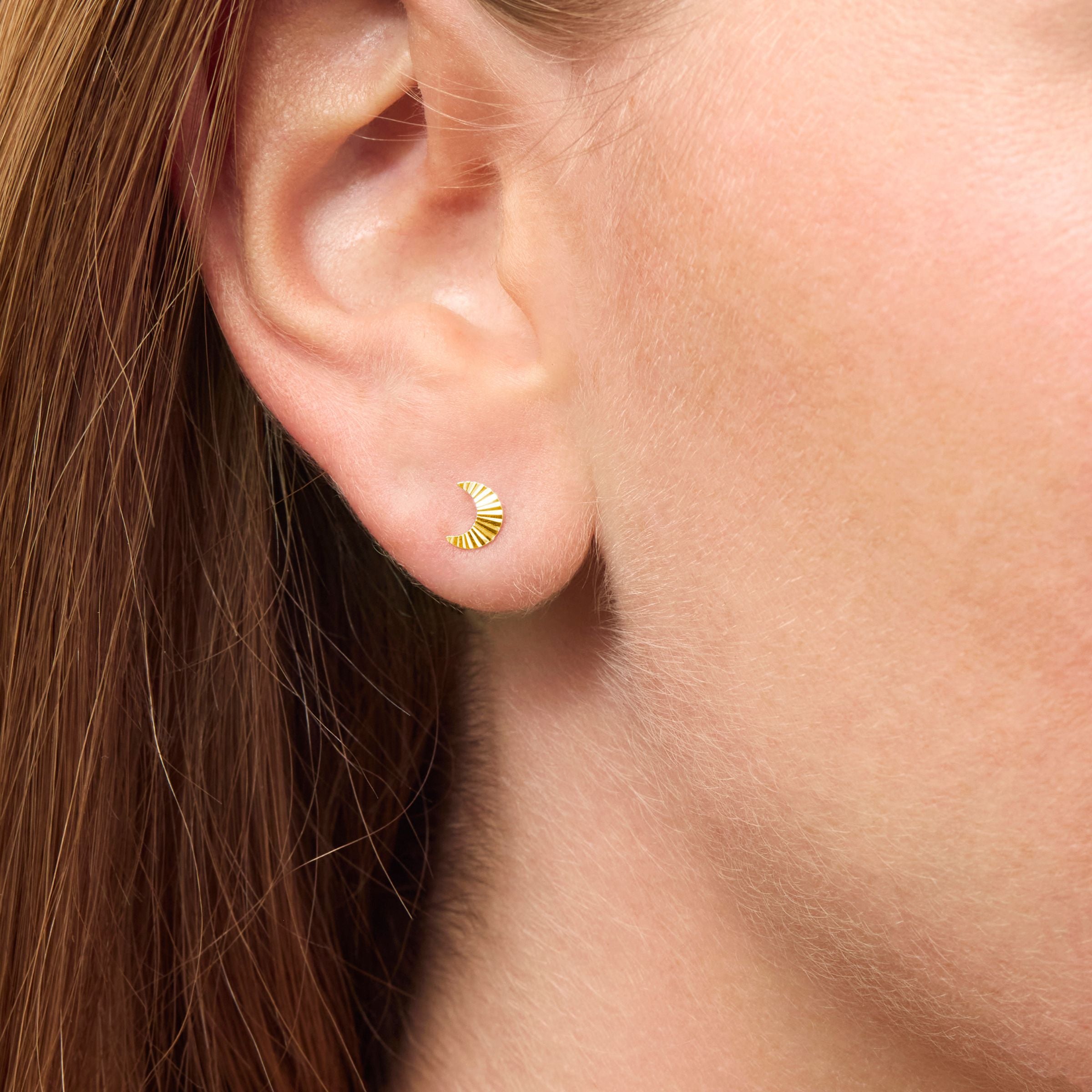 Reflection Halfmoon Stud