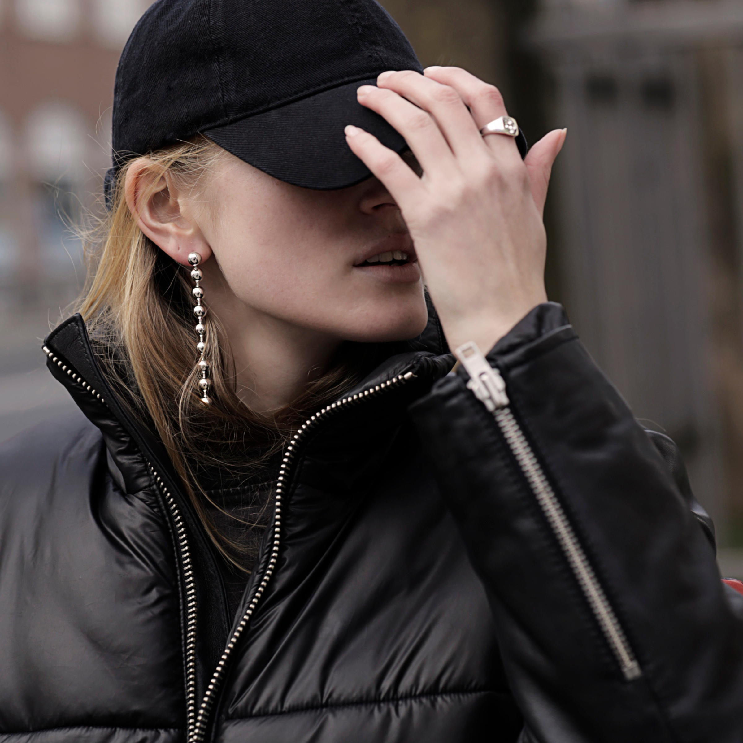 Big Atomic Chain Stud